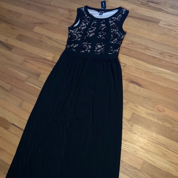 Lacey Black Long Dress - Picture 2 of 9